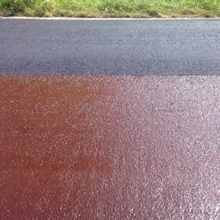 Slurry sealing a bitumen emulsion asphalt pavement